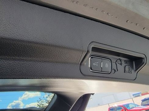 Used 2025 Ford Explorer ST-Line image 59