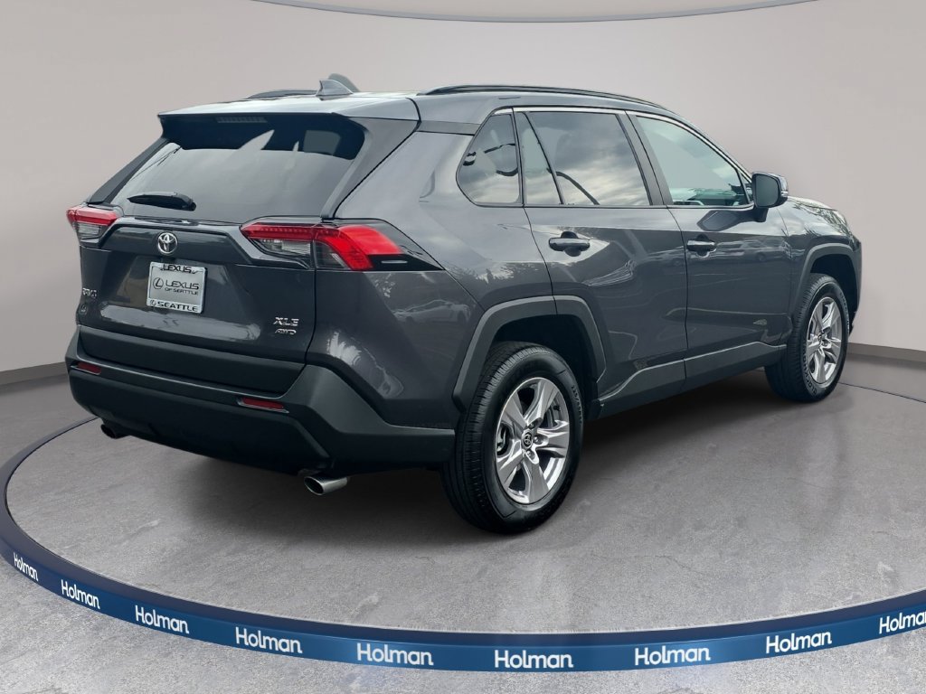 Used 2025 Toyota RAV4 XLE AWD/4WD image 6