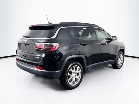 Used 2024 Jeep Compass Latitude AWD/4WD image 11