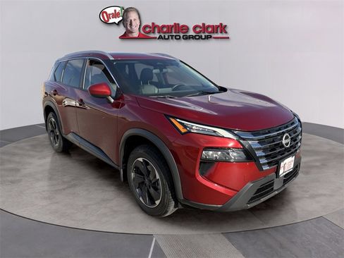 Used 2024 Nissan Rogue SV w/ SV Premium Package image 7