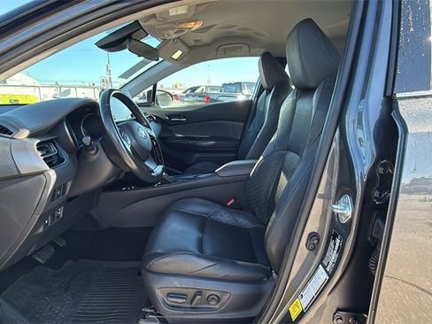 Used 2021 Toyota C-HR Limited image 12