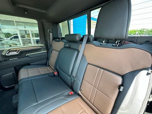 Used 2025 Chevrolet Silverado 3500 High Country w/ High Country Premium Package AWD/4WD image 33