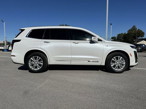 Certified 2025 Cadillac XT6 Luxury image 6