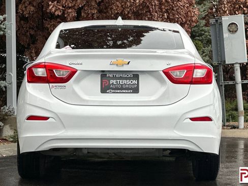 Used 2017 Chevrolet Cruze LT image 5