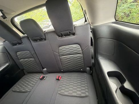Used 2025 Nissan Pathfinder SV FWD image 14