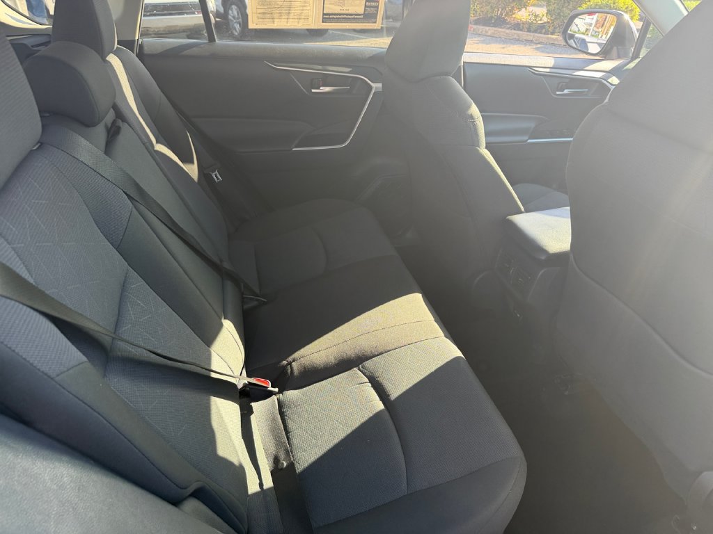 Used 2025 Toyota RAV4 XLE AWD/4WD image 20