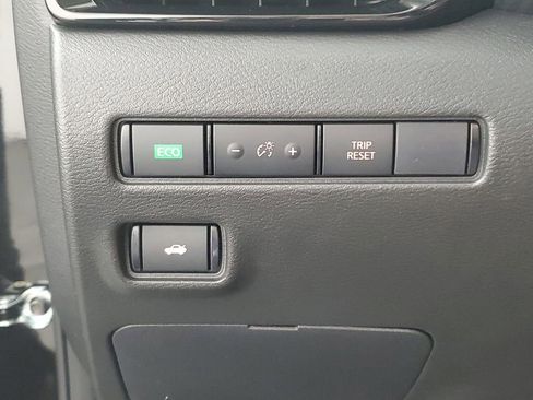 Used 2024 Nissan Sentra SV w/ SV Premium Package image 27