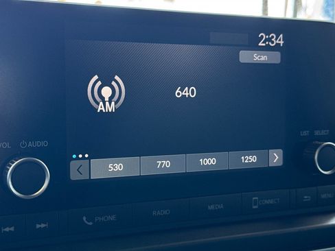 Certified 2025 Honda Pilot Sport image 19