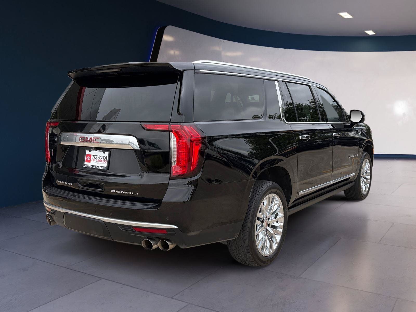 Used 2023 GMC Yukon XL Denali AWD/4WD image 5