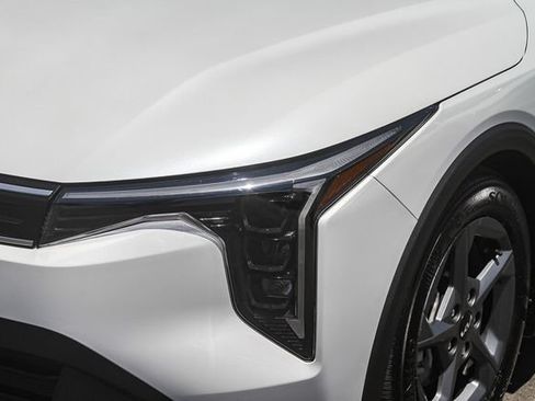 Certified 2025 Kia K4 FWD image 6