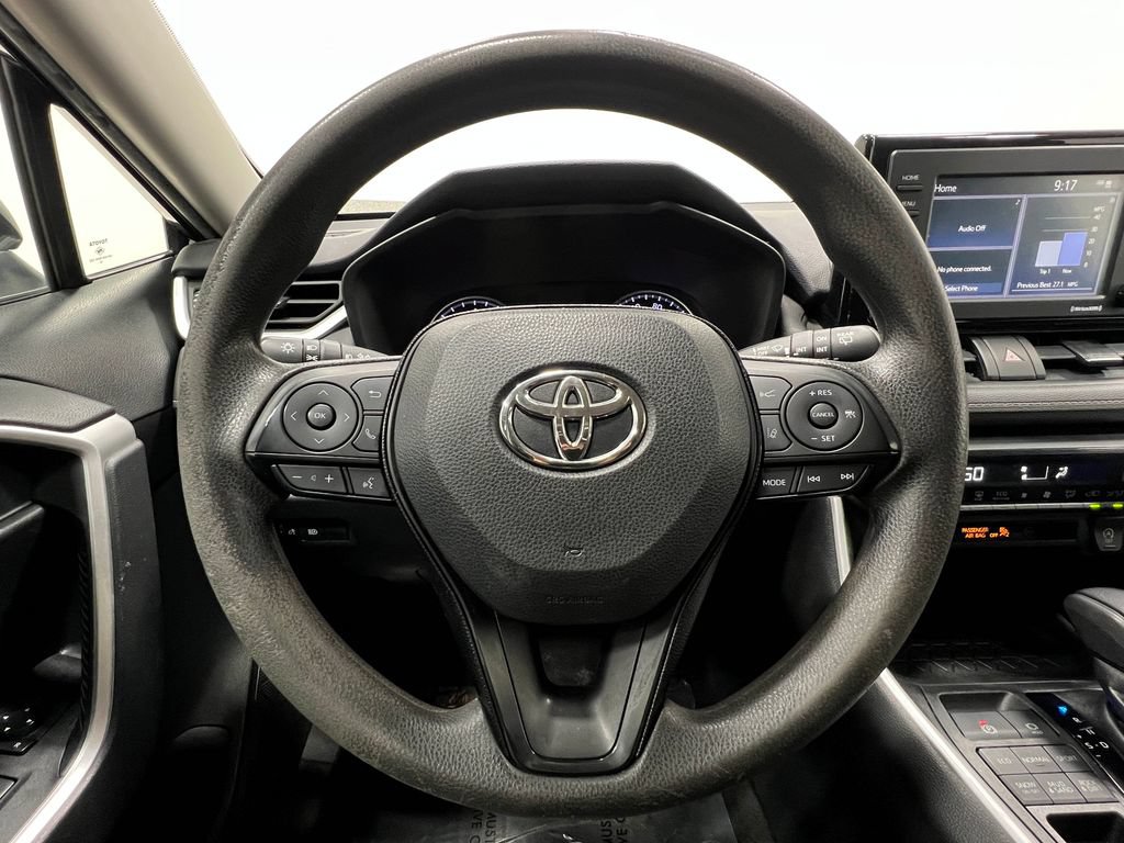 Used 2020 Toyota RAV4 XLE AWD/4WD image 21