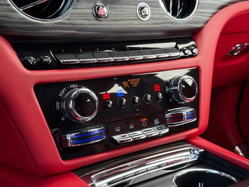 Used 2022 Rolls-Royce Ghost w/ Ghost Package AWD/4WD image 38