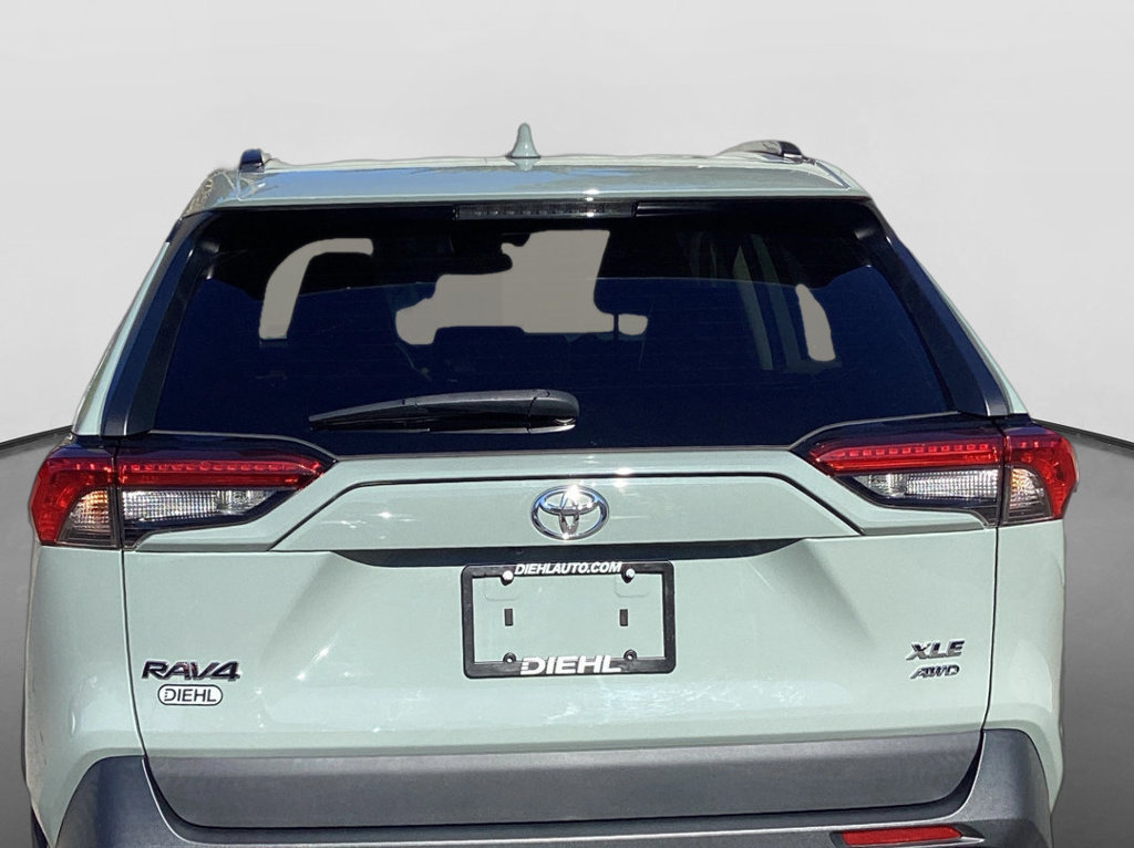 Used 2020 Toyota RAV4 XLE Premium AWD/4WD image 6