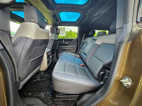 Used 2025 GMC Hummer EV 2X w/ LPO, Illumination Package AWD/4WD image 38