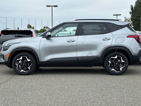 New 2026 Kia Seltos S FWD image 10