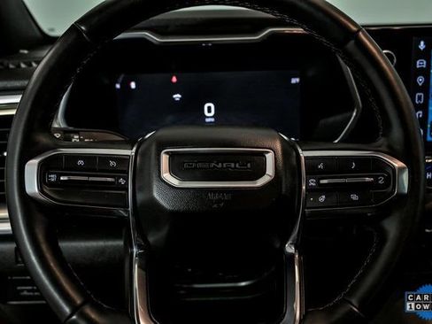Used 2023 GMC Canyon Denali image 18