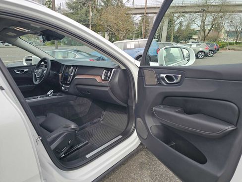 Certified 2023 Volvo XC60 T8 Ultimate image 12