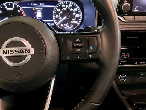 Used 2021 Nissan Rogue SV w/ Premium Package image 23