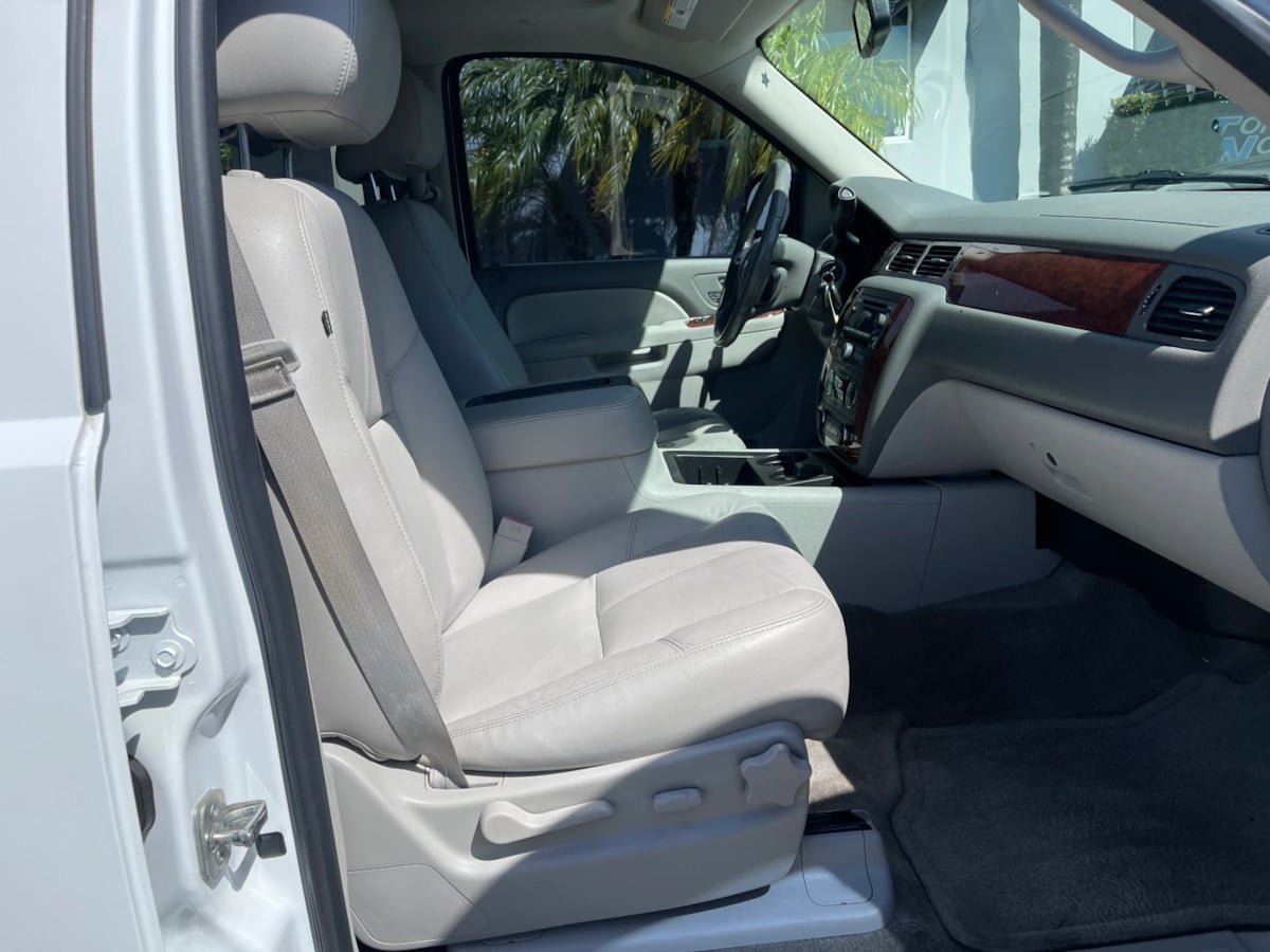 Used 2014 Chevrolet Tahoe LT RWD image 27