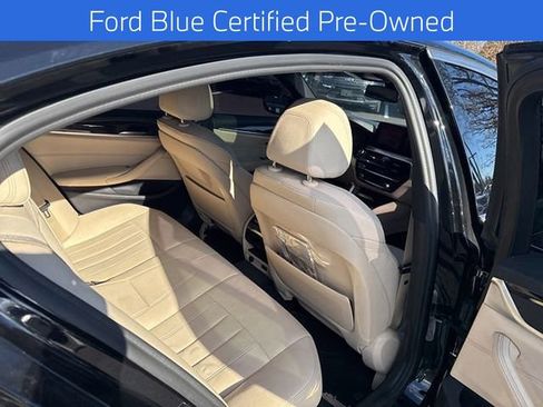 Used 2021 BMW 530i xDrive w/ Convenience Package image 15