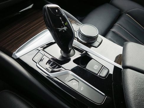 Used 2018 BMW 530e image 15