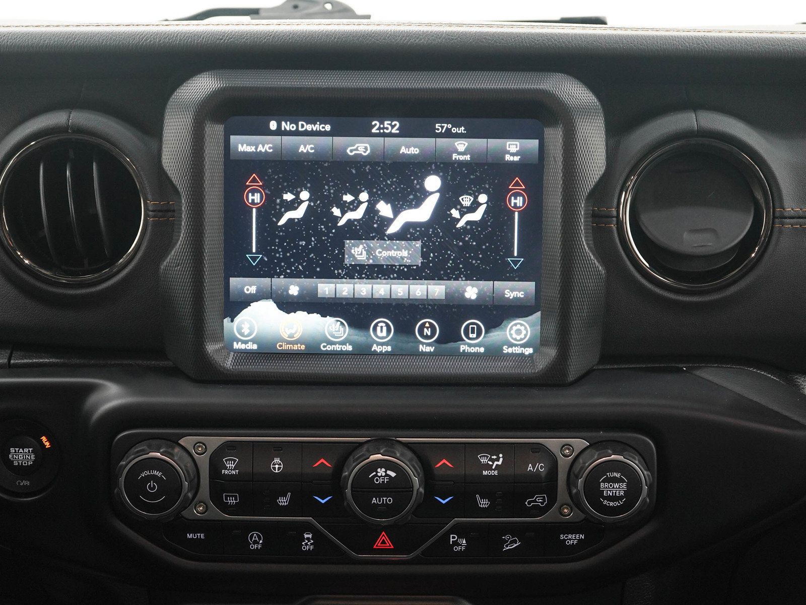Used 2021 Jeep Wrangler Unlimited Sahara AWD/4WD image 15