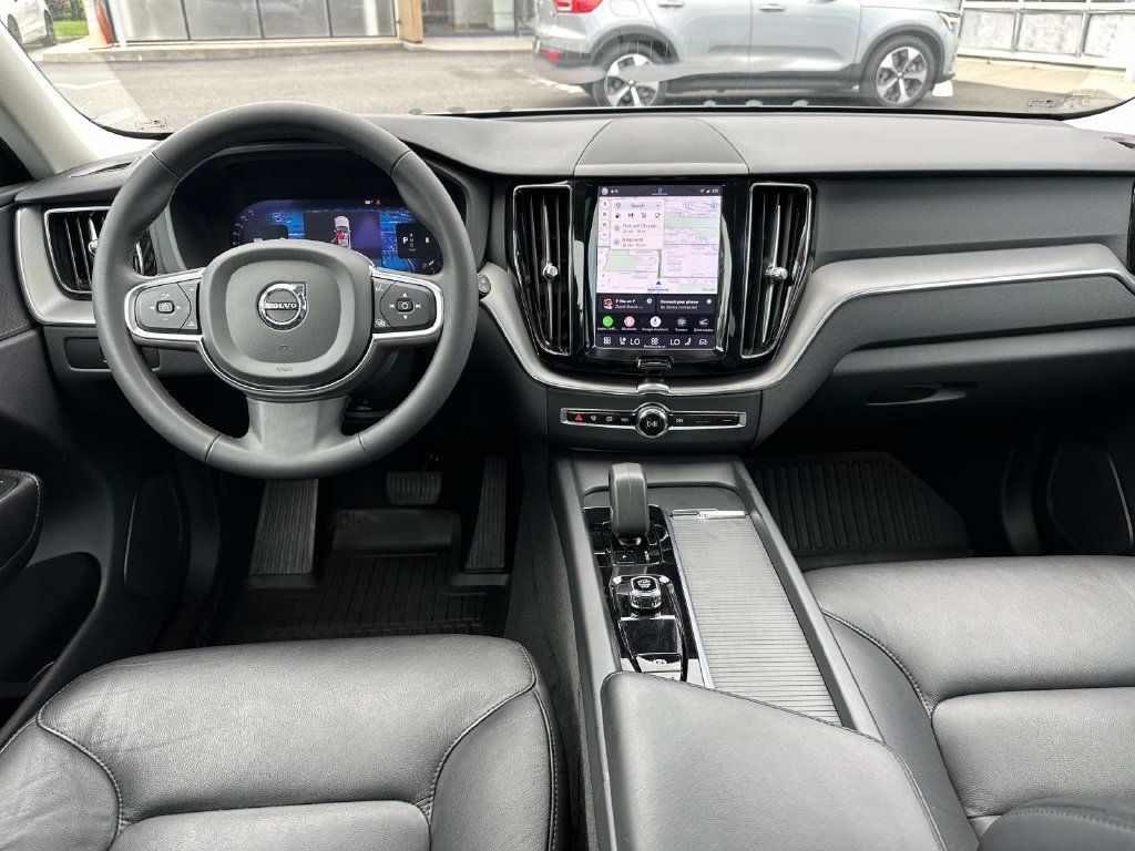 Certified 2024 Volvo XC60 B5 Core w/ Protection Package Premier AWD/4WD image 11