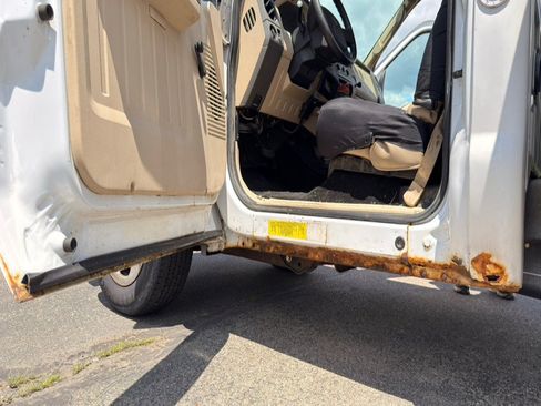 Used 2008 Ford F350 XL RWD image 19