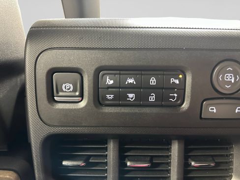 Used 2025 Chevrolet Brightdrop 600 FWD image 31