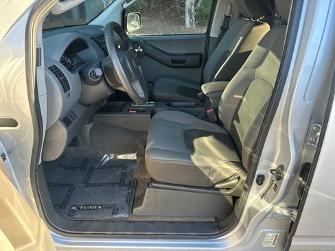 Used 2011 Nissan Xterra X image 9
