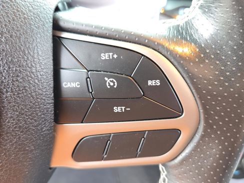 Used 2020 Dodge Challenger SRT Hellcat RWD image 25