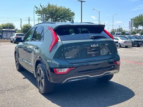 Used 2024 Kia Niro Wind w/ Wind Preserve Package FWD image 7