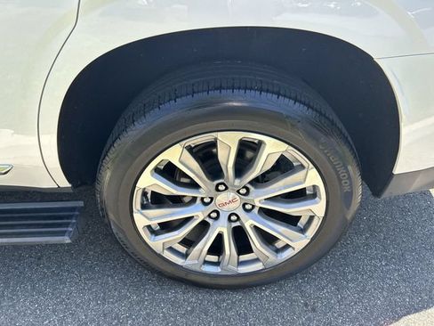 Used 2022 GMC Yukon Denali AWD/4WD image 11