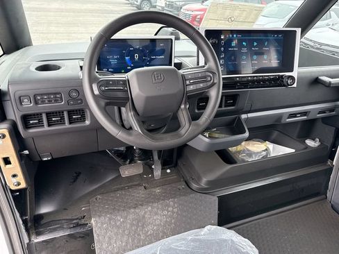 Used 2024 Chevrolet Brightdrop 400 w/ Commercial Equipment Package AWD/4WD image 22