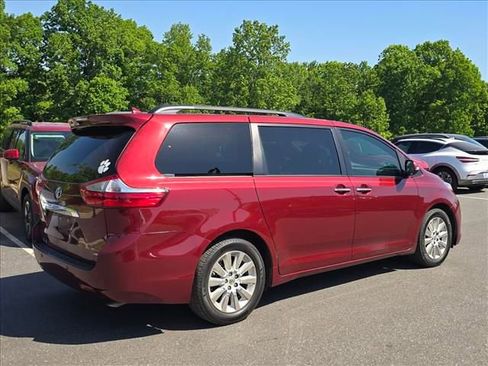 Used 2015 Toyota Sienna Limited Premium w/ Advanced Technology Package FWD image 3