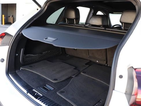 Used 2018 Porsche Cayenne Platinum Edition w/ Premium Package image 25