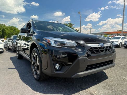 Used 2021 Subaru Crosstrek 2.5i Limited w/ Moonroof Package 2 AWD/4WD image 3