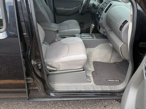 Used 2012 Nissan Frontier SV RWD image 10