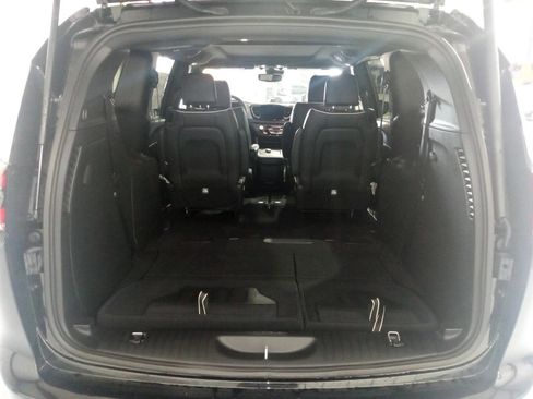 New 2026 Chrysler Pacifica Limited w/ S Appearance Package FWD image 15