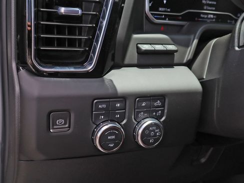 Used 2024 GMC Sierra 3500 Denali Ultimate AWD/4WD image 13