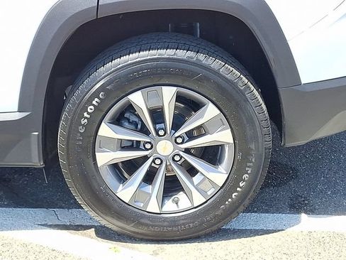 Used 2025 Chevrolet Equinox LT FWD image 29