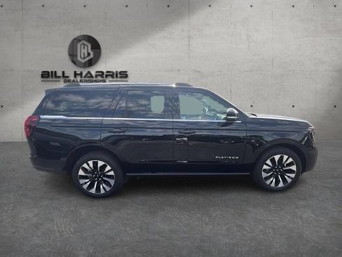 Used 2026 Ford Expedition Platinum w/ Driver's Package AWD/4WD image 4