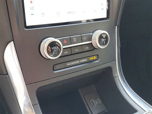 Used 2023 Ford Edge Titanium image 30