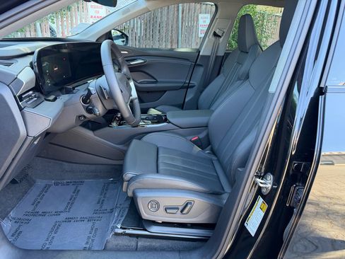 Used 2025 Audi Q6 e-tron Premium Plus w/ Premium Plus AWD/4WD image 3