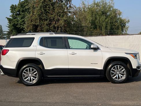 Used 2018 GMC Acadia SLE image 3