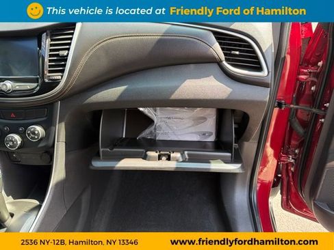 Used 2020 Chevrolet Trax LT w/ Driver Confidence Package AWD/4WD image 32
