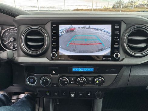 Used 2021 Toyota Tacoma TRD Off-Road w/ Technology Package image 14