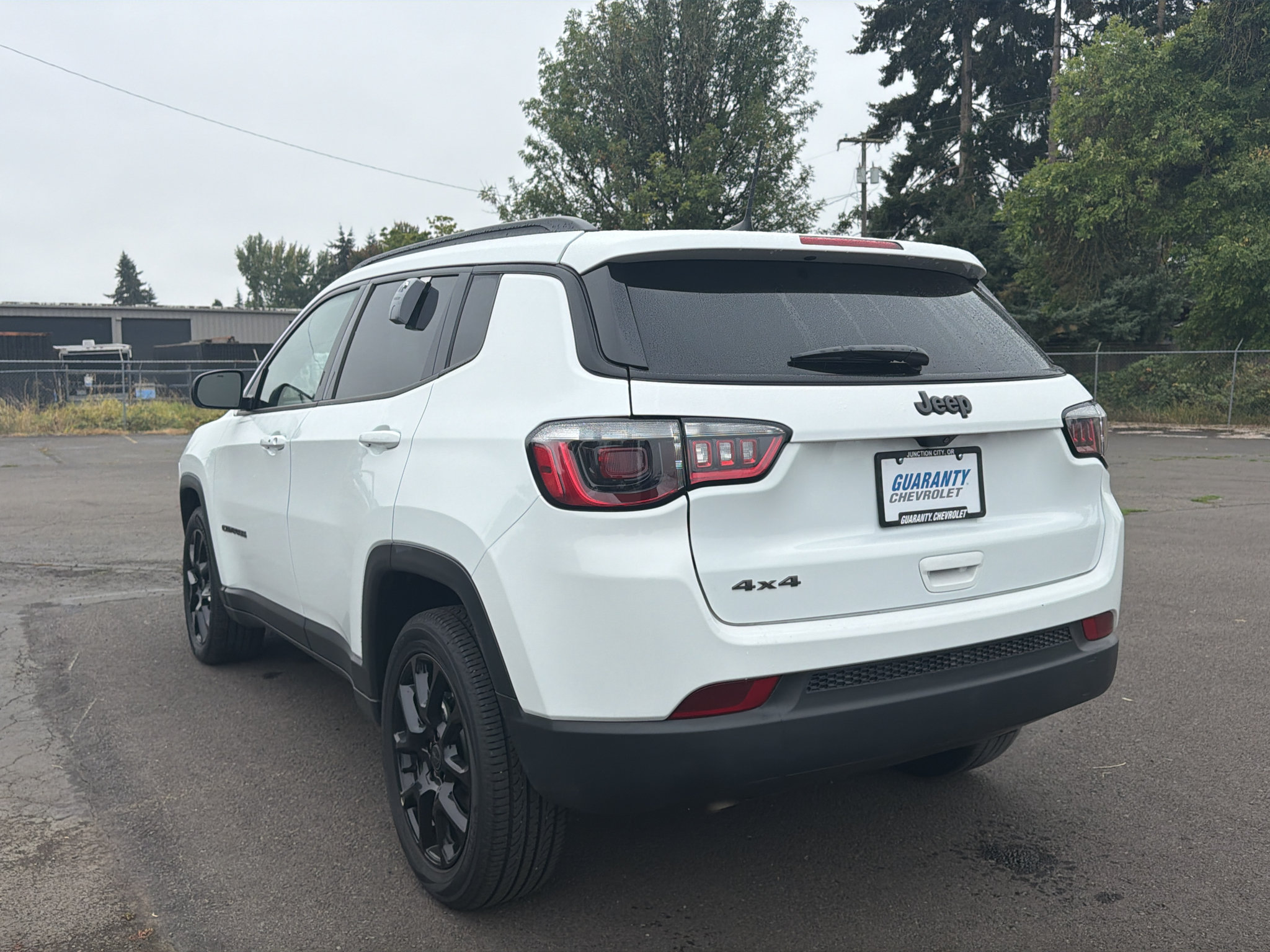 Used 2025 Jeep Compass Latitude w/ Convenience Group AWD/4WD image 7