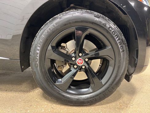 Used 2023 Jaguar F-PACE S image 11