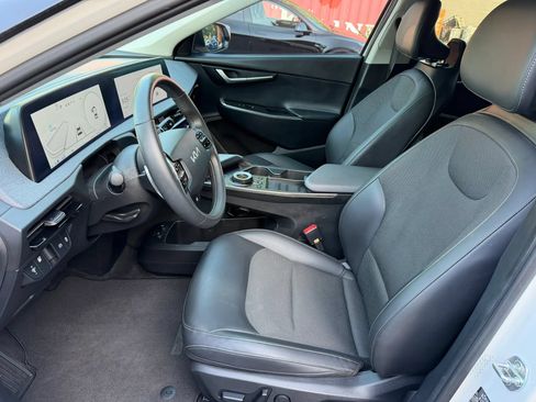 Used 2024 Kia EV6 Light RWD image 14